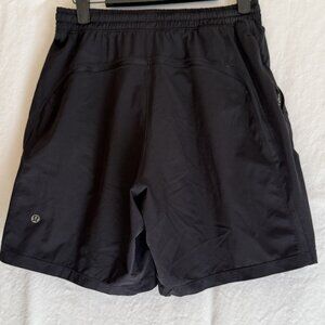 Men's Lululemon Shorts - Black Sz Small